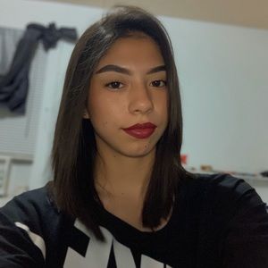 Meet your Posher, Briana